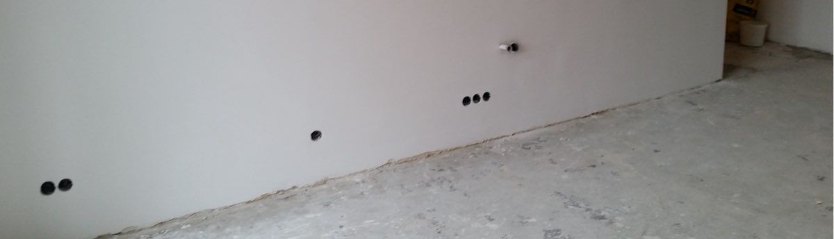 Vorwandinstallation im Trockenbau mit gesetzten Elektrodosen